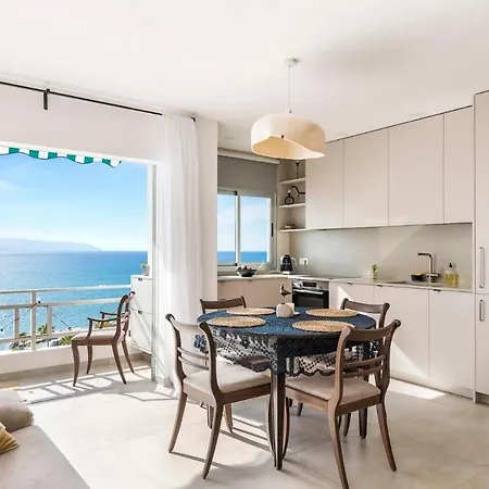 Apartment Vacation With Stunning Oceanview *